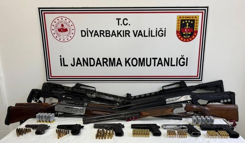 Diyarbakır’da ruhsatsız silah operasyonu: Cephanelik ele geçirildi