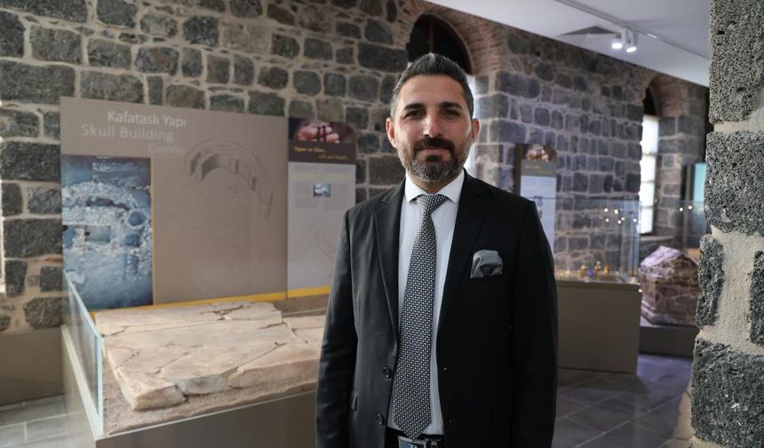 Tarihin ilk musalla taşı Diyarbakır Müzesi'nde sergileniyor