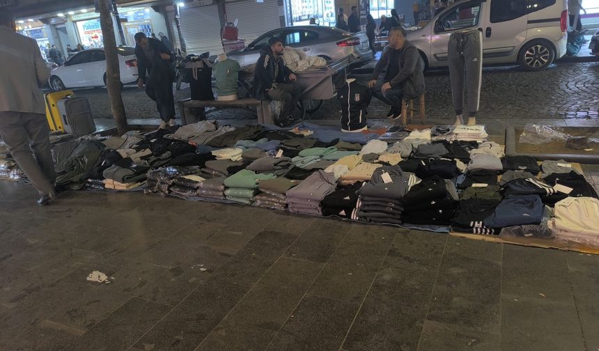 Diyarbakır Sur’da uygulama göstermelik mi? Akşam tezgâhları geri döndü!