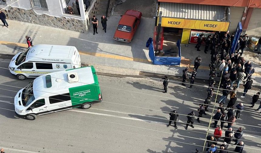 Mersin’de katliam: Önce anne oğulu sonra büfeciyi öldürdü