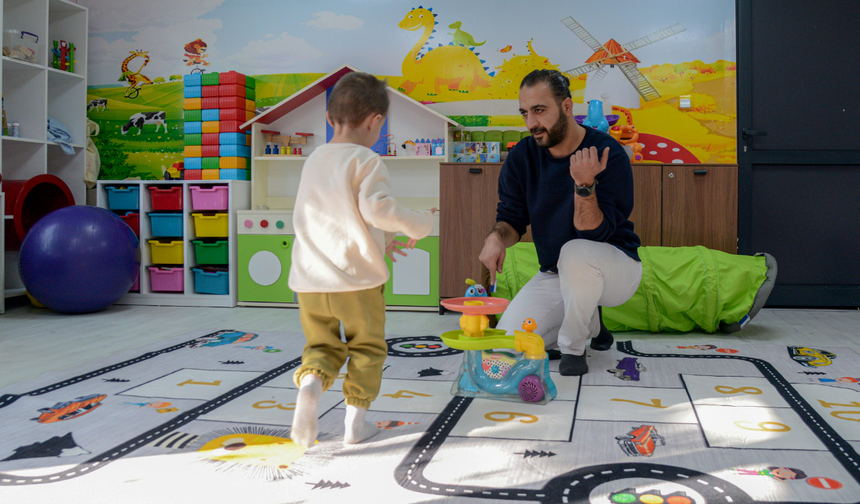 Diyarbakır’da engelli çocuklara ücretsiz oyun terapisi desteği başladı