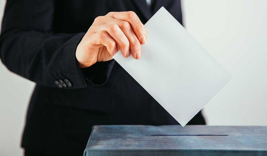 Aralık ayı anket sonuçları ortaya çıktı: Zirveye hangi parti yerleşti?