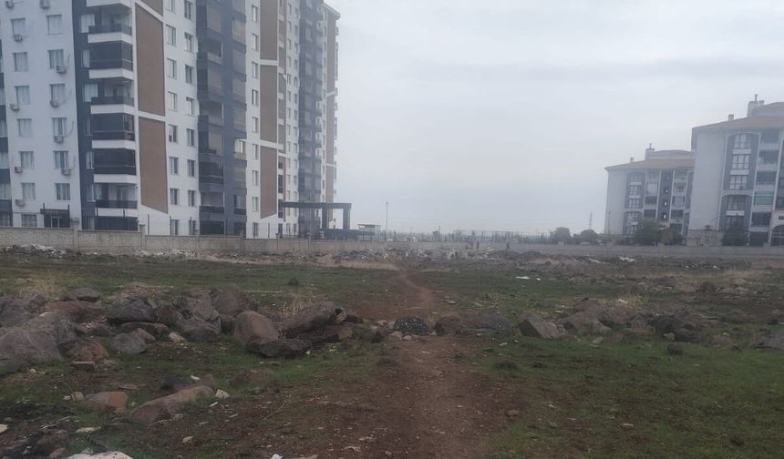 Diyarbakır Yenişehir’de vatandaş isyanı:  “Başkanım, bu sorunu görün!”