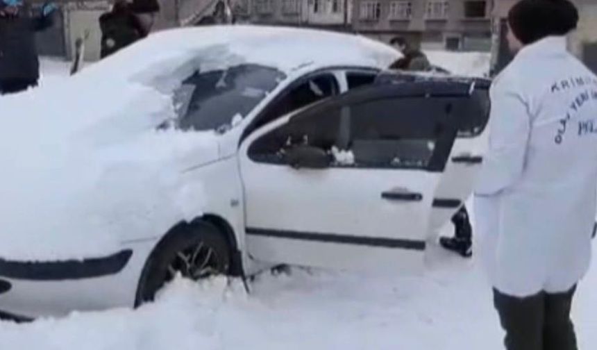 Kayıp diye aranıyordu, kara gömülmüş aracında ölü bulundu