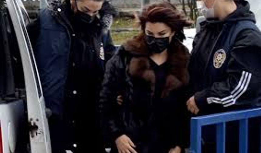 SON DAKİKA | Gazeteci Sedef Kabaş gözaltına alındı