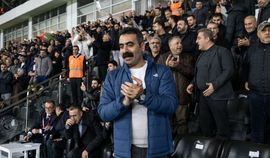 Amedspor zirve takibini sürdürdü! Tribünde siyaset ve spor buluştu