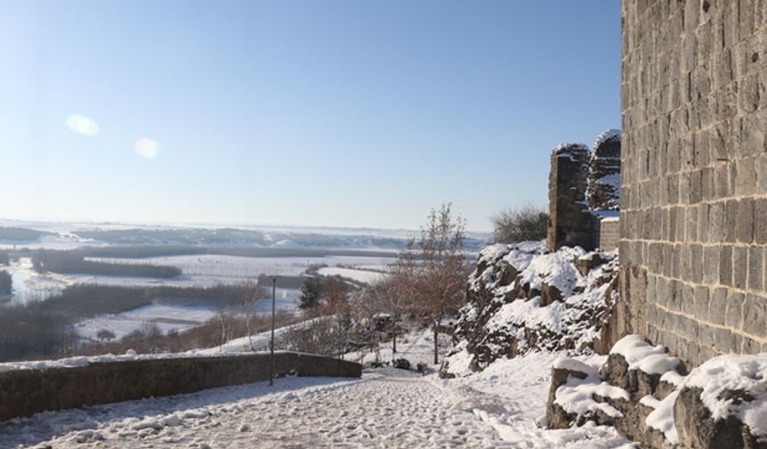 20 yılın en yoğun karı Diyarbakır’da bereketin habercisi oldu