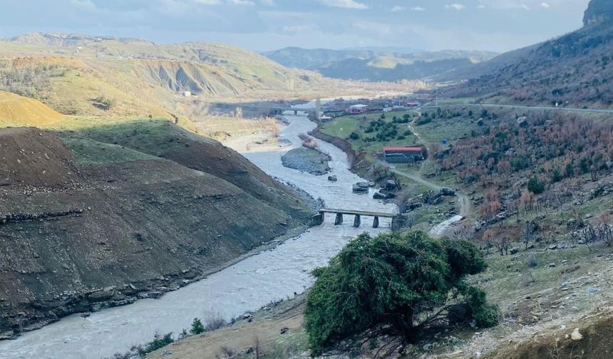 Diyarbakır'da sevindiren görüntü: Şakirhan Çayı yeniden akıyor