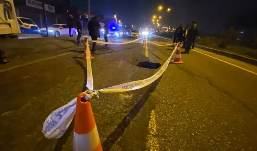 Diyarbakır–Silvan yolunda korkutan çökme! 1 metrelik çukur oluştu