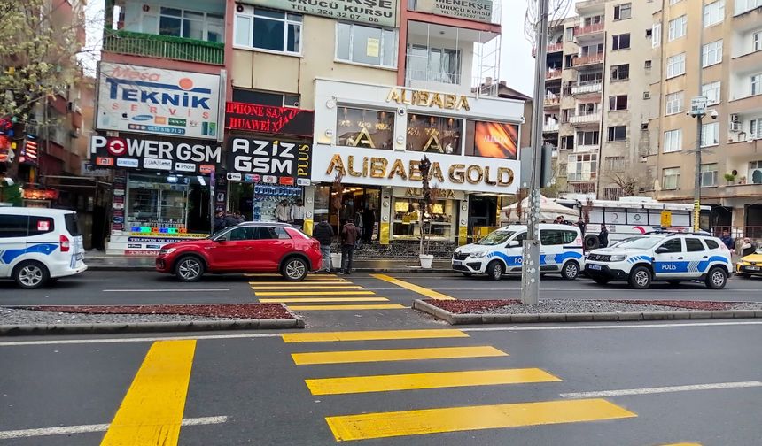 Diyarbakır’da kuyumcu dükkanı kurşunlandı