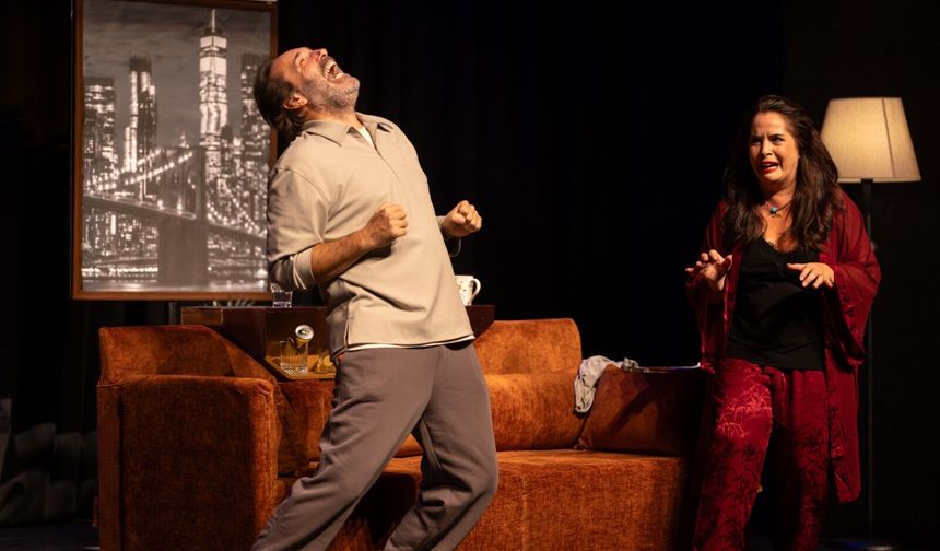 “Aşk Listesi” komedi oyunu tiyatro severlerle buluşacak