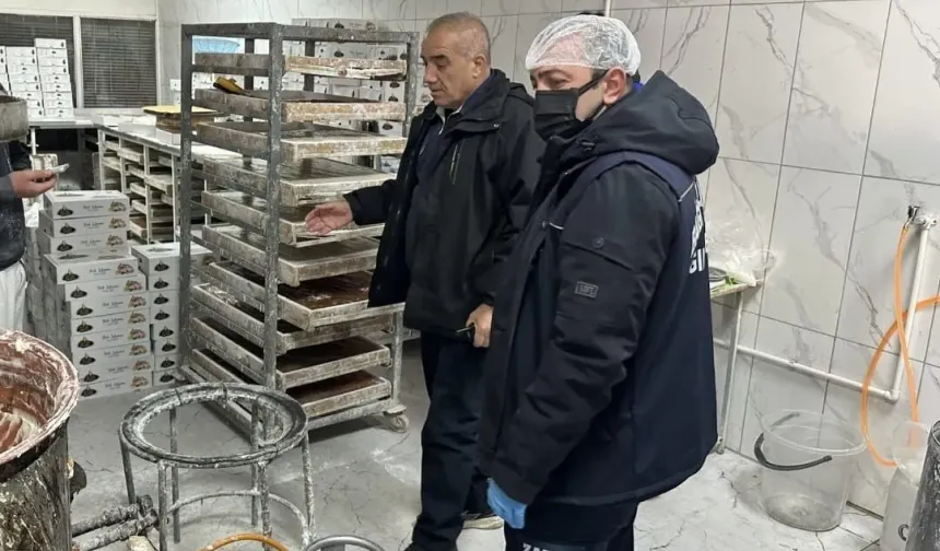 Diyarbakır’da skandal imalathane! 1 ton lokuma el konuldu