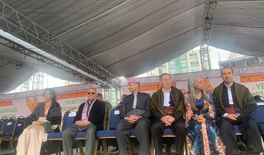 Diyarbakır Nevruz Parkı’nda insan seli