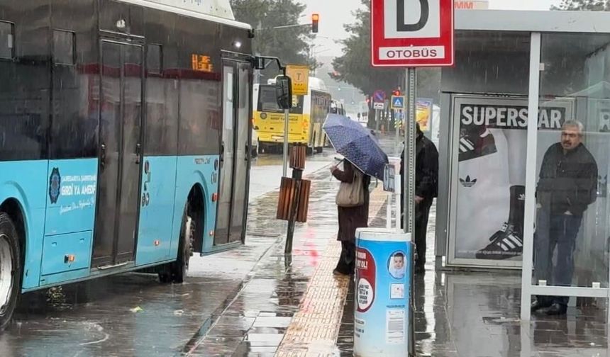 Diyarbakır’da sağanak yağış etkili oldu