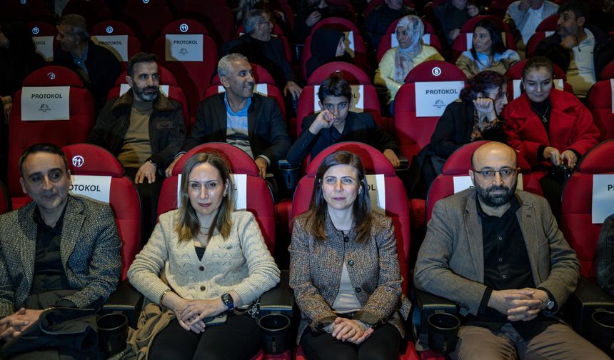 Diyarbakır’da anlamlı gala: Uçan Köfteci”ye yoğun ilgi