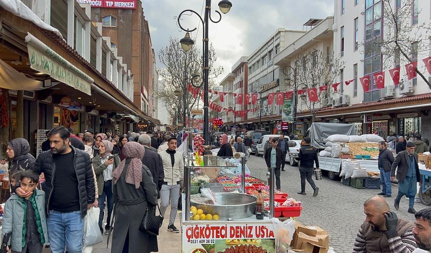 Diyarbakır’da Bayram yaklaştı, çarşılar hareketlendi