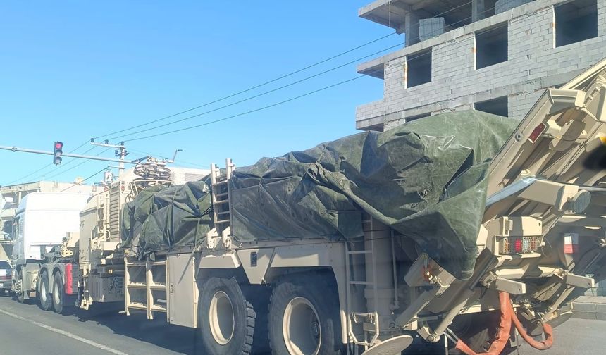 ABD–İsrail ve İran gerilimi sürerken TSK’dan sınır sevkiyatı! Yüzlerce askeri araç görüntülendi