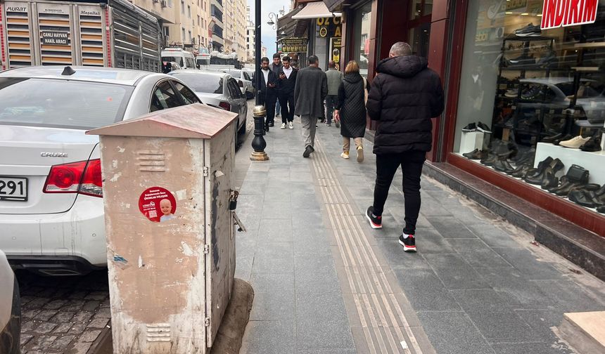 Diyarbakır’da trafolar İşgali! Yayalar zor durumda!