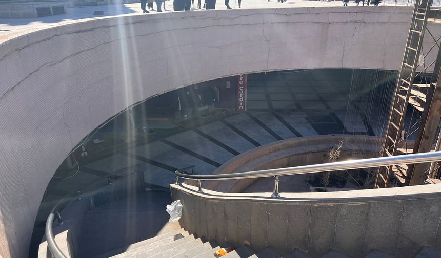 Diyarbakır’ın ilk yeraltı çarşılarından biri çürüyor!