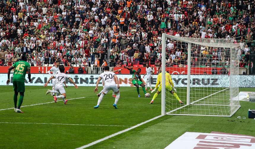 Amedspor 10 kişi oynayan Bodrumspor'u yenemedi: 1-1