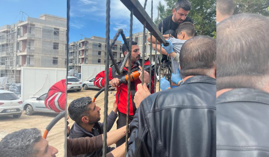 Diyarbakır’da korku dolu anlar: Demir korkuluk küçük çocuğun koluna saplandı!
