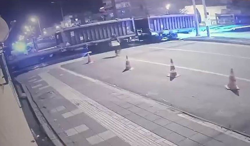 Diyarbakır'da otomobil tren ile çarpıştı