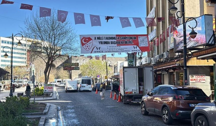 Milli Takıma destek: Diyarbakır’dan pankartlı mesaj
