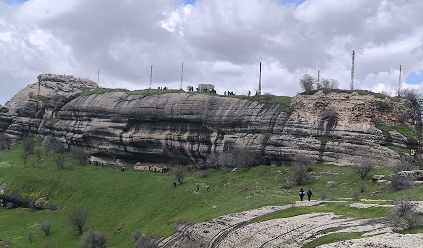 Diyarbakır’daki Kehfrum Kalesi’ne ziyaretçi akını
