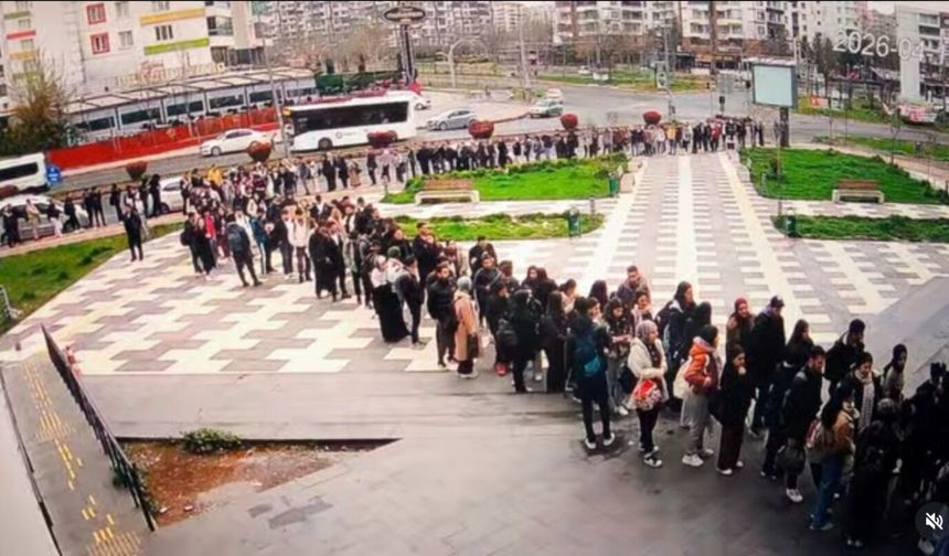 Diyarbakır’da kütüphane kuyruğu krizi CİMER’e taşındı!