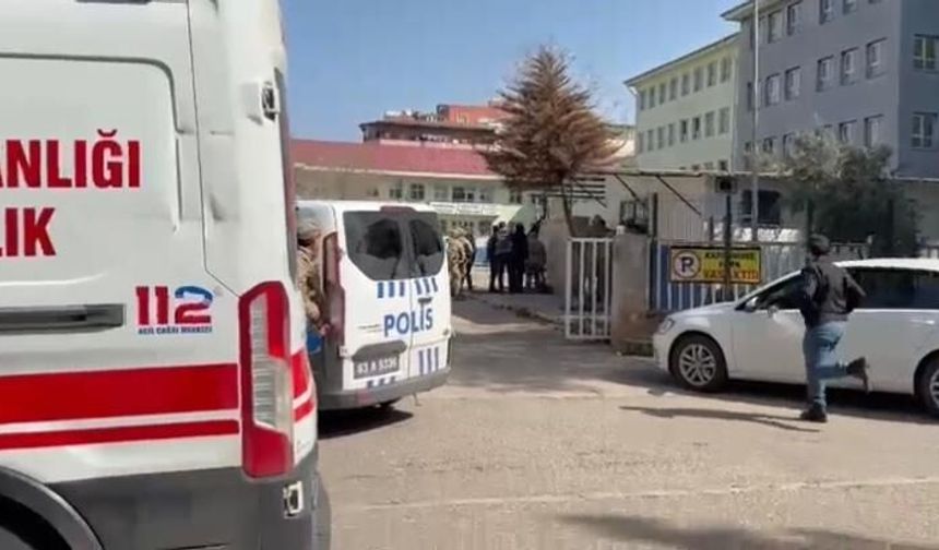 Şanlıurfa’da liseye silahlı  saldırı: Eski öğrenci okulu bastı, çok sayıda yaralı