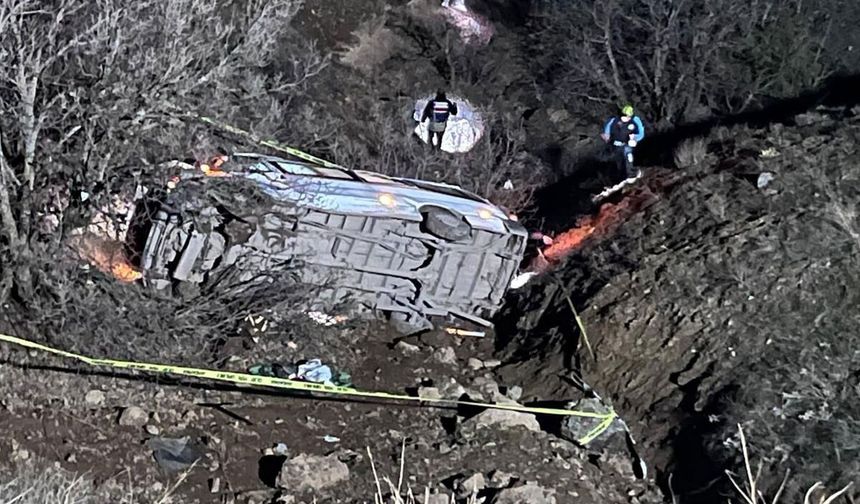 Malatya'da maden işçilerini taşıyan minibüs devrildi: Ölü ve yaralılar var