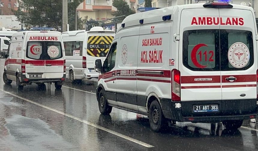 Diyarbakır’da esnaflar arasında silahlı kavga: 3 yaralı