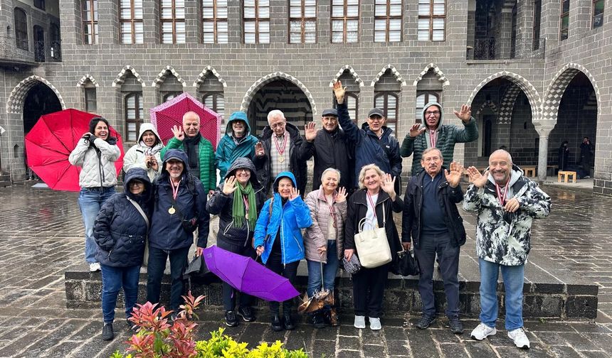 Diyarbakır’a gelen turistlerden duygusal mesaj: Bu şehir korunmalı