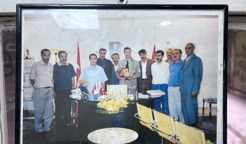 Diyarbakır’da vefa duvara asıldı, 26 Yıldır inmiyor