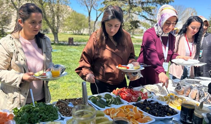"Her Gebeye Bir Ebe" projesinden Anneler bir araya geldi
