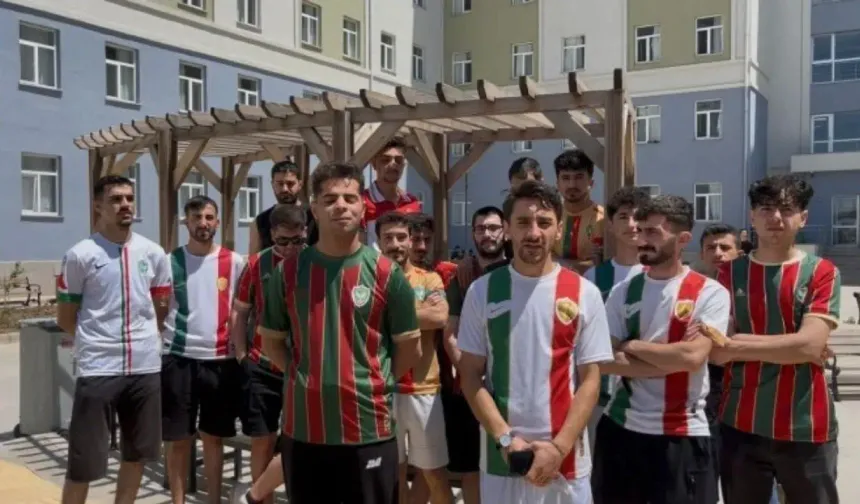 Saldırıya uğrayan arkadaşlarına Amedspor formasıyla destek oldular