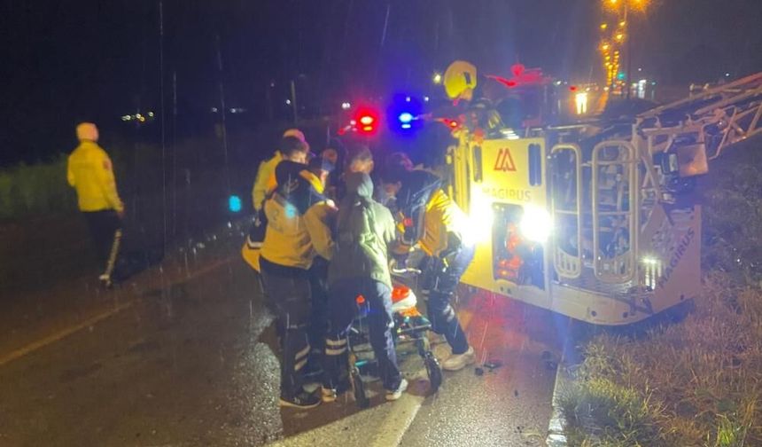 Balıkesir'de yolcu otobüsü devrildi: Ölü ve yaralılar var