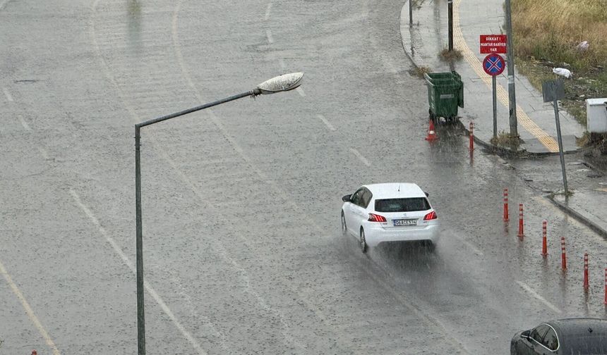 Meteoroloji uyarmıştı; Diyarbakır’da sağanak ve dolu etkili oldu