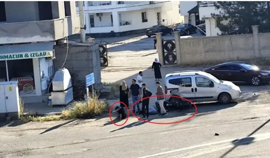 Diyarbakır'da motosiklet ile ticari araç çarpıştı: Yaralılar var