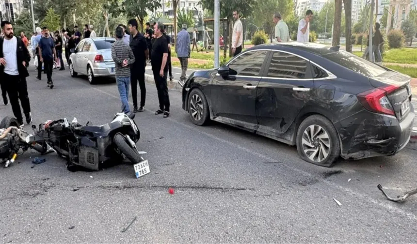 Diyarbakır’da kaza: Motosiklet ikiye bölündü, sürücü metrelerce sürüklendi