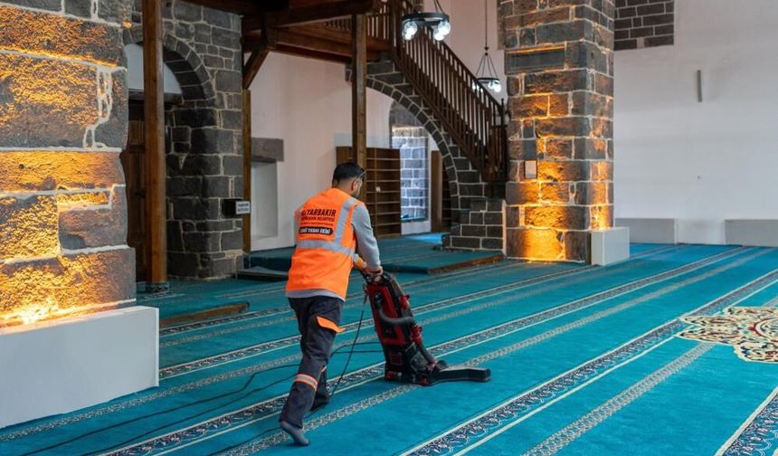 Diyarbakır’da ibadethanelerde bayrama hazırlanıyor