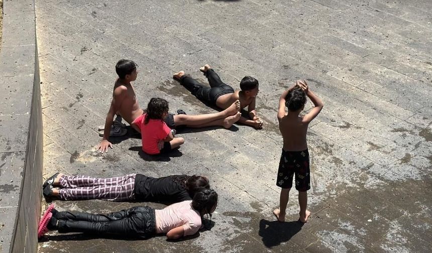 Kavurucu sıcaklar Diyarbakır’ı etkisi altına aldı