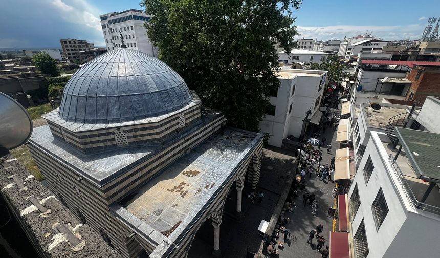 Diyarbakır Tarihi Dört Ayaklı Minare’de tehlike büyüyor!