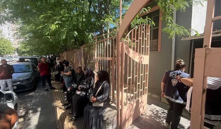 Diyarbakır’da bir öğrenci sınava son bir dakikada yetiştirildi