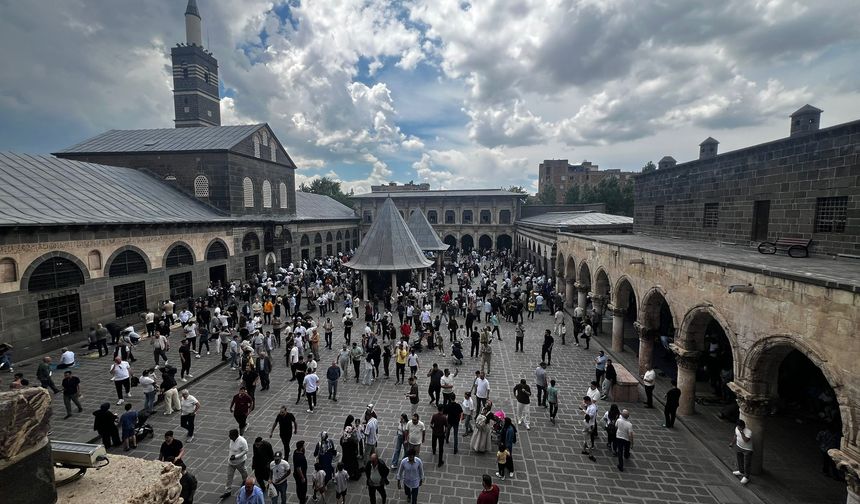 Diyarbakır’a turist akını: Ziyaretçi sayısı açıklandı