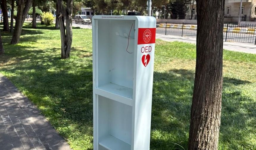 Diyarbakır’da hırsızlar bunu da yaptı: Halkın sağlığını çaldılar