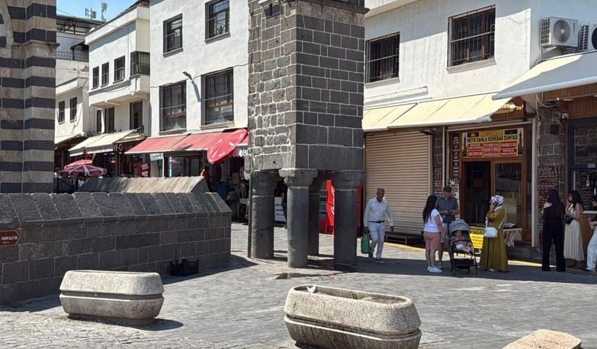 Kavurucu sıcaklar Diyarbakır'ı durma noktasına getirdi