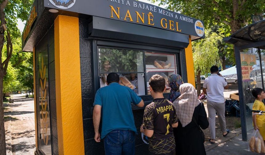 Diyarbakır'da Halk Ekmek dönemi başladı! İlk 30 bin ekmek ücretsiz dağıtıldı