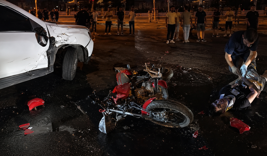 Diyarbakır’da otomobil ile motosiklet çarpıştı: 1 ağır yaralı