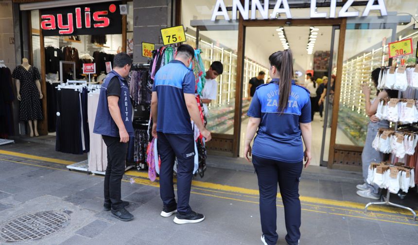 Diyarbakır Sur'da kaldırımlar yayalara geri verildi
